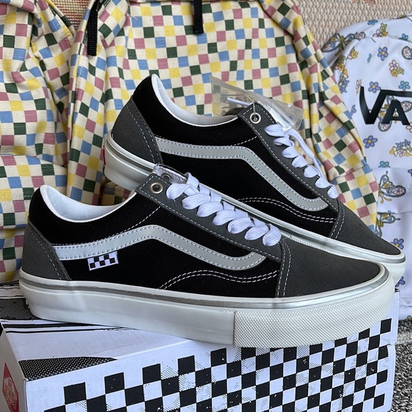 Vans Men’s Skate Old Skool 
Reflective Black/Grey
VN0A5FCBN42
Sneakers - Picture 6 of 16